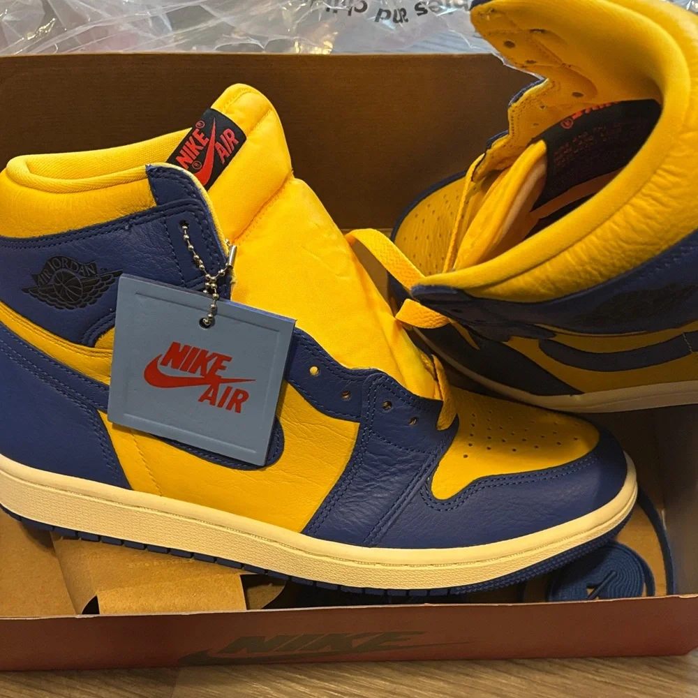 Jordan Athletic Shoes in Blue and Yellow - Picture 2 of 9